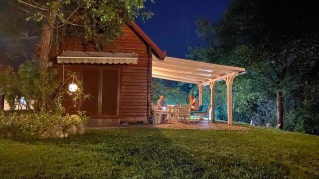 Готель Una Kamp Босанська Крупа Екстер'єр фото