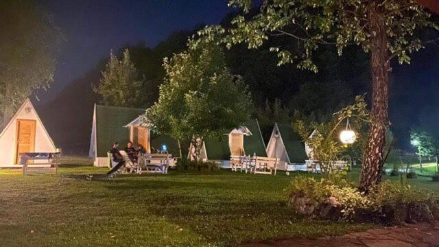 Готель Una Kamp Босанська Крупа Екстер'єр фото