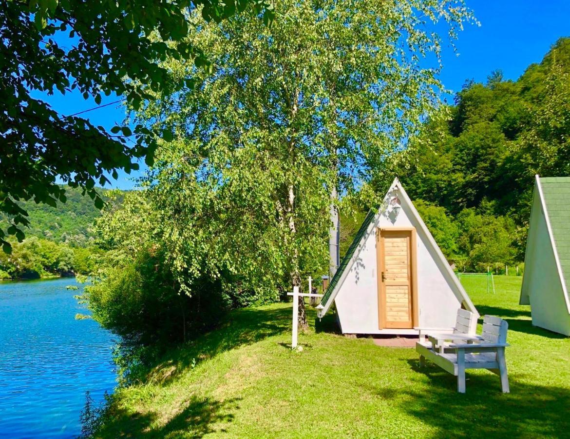 Готель Una Kamp Босанська Крупа Екстер'єр фото